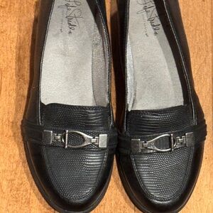 Life Stride Black Flats